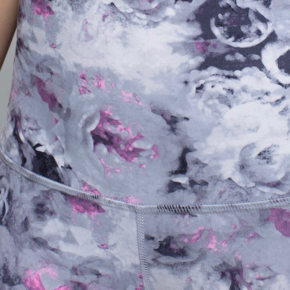 Moody Mirage White Deep Navy Wonder Under Crops - Picture 4 of 6